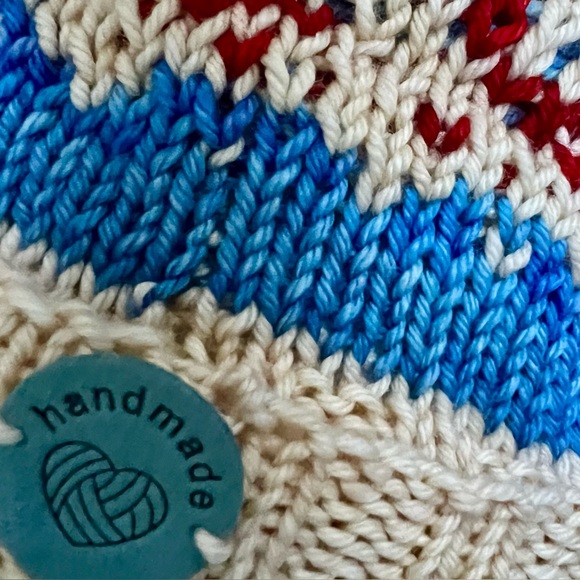 RESIST Beanie - Picture 5 of 10